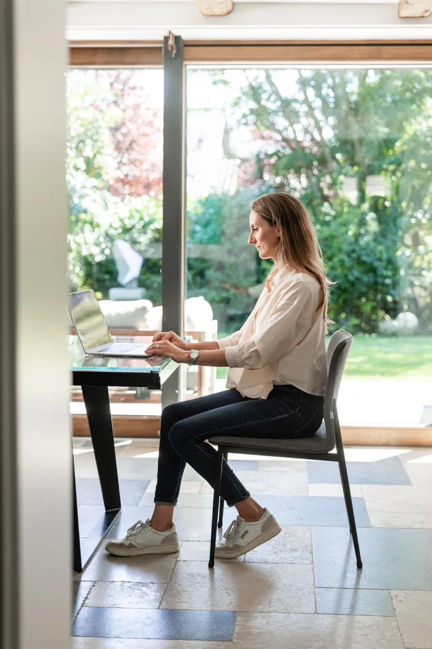 Asiakas tutustuu 1KOMMA5° Suomen rahoitusvaihtoehtoihin